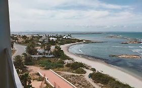 Mirando A Dos Mares